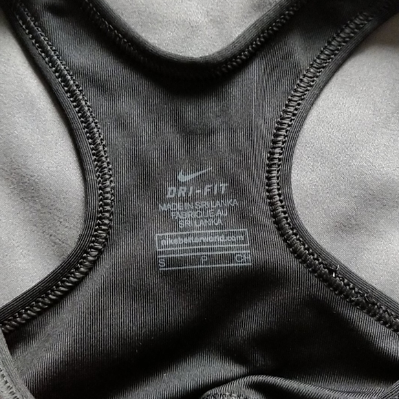 Nike Pro sports bra size M - Picture 3 of 3